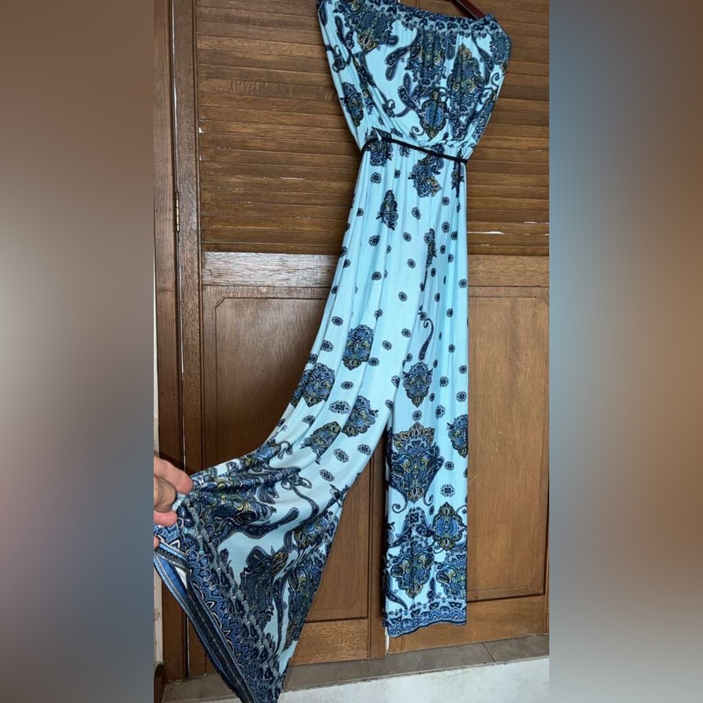 Ariella Blue and White Patterned Fabric - Picture 2 of 4